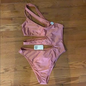 One piece swimsuit -size L